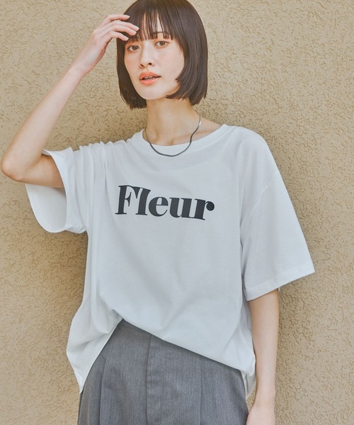 LAKOLE（ラコレ）の「アソートフロッキーロゴTEE / 324407（Tシャツ/カットソー・レディース・チャコールグレー/オフホワイト/ピンク/オレンジ/ネイビー・FREE）」の2枚目の写真