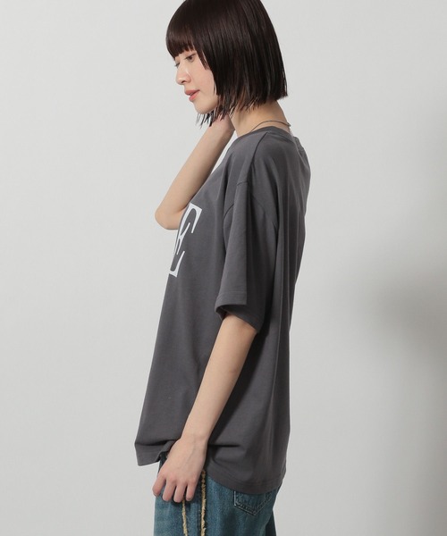 LAKOLE（ラコレ）の「アソートフロッキーロゴTEE / 324407（Tシャツ/カットソー・レディース・チャコールグレー/オフホワイト/ピンク/オレンジ/ネイビー・FREE）」の18枚目の写真