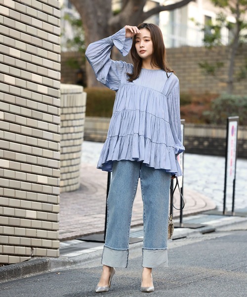 ELFRANK(エルフランク)の「シワ加工ティアードチュニックブラウス(シャツ/ブラウス・レディース・オフホワイト/ネイビー・FREE)」の4枚目の写真
