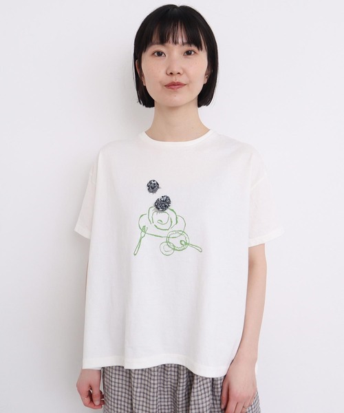 l'atelier du savon(アトリエドサボン)の「おやつの時間 テープ刺繍Tシャツ(Tシャツ/カットソー・レディース・ブラック/その他/レッド・FREE)」の2枚目の写真