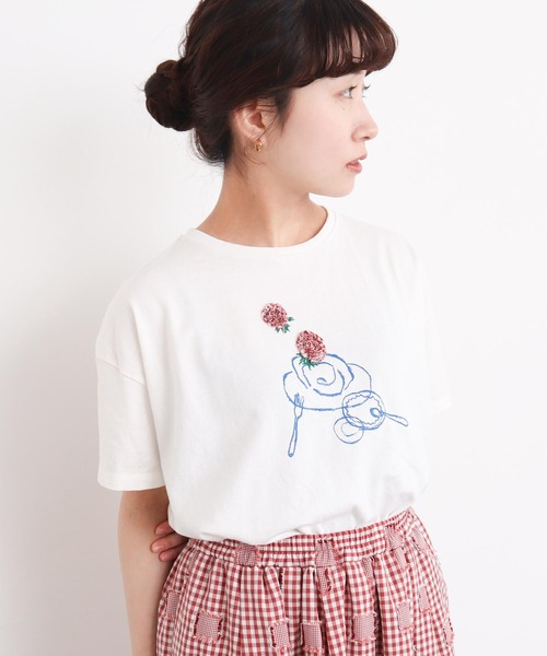 l'atelier du savon(アトリエドサボン)の「おやつの時間 テープ刺繍Tシャツ(Tシャツ/カットソー・レディース・ブラック/その他/レッド・FREE)」の8枚目の写真