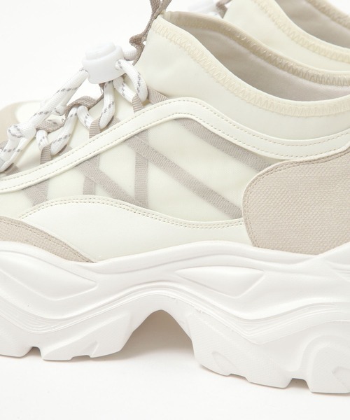 studio CLIP（スタディオクリップ）の「【軽量/抗菌防臭/消臭】軽量コードスニーカー（スニーカー・レディース・ホワイト/アイボリー・LARGE/MEDIUM）」の12枚目の写真