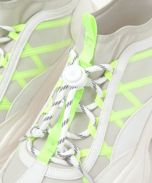 studio CLIP（スタディオクリップ）の「【軽量/抗菌防臭/消臭】軽量コードスニーカー（スニーカー・レディース・ホワイト/アイボリー・LARGE/MEDIUM）」の15枚目の写真