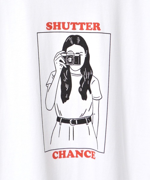RGY(アールジーワイ)の「【RGY】SHUTTER CHANCE デザインプリントTシャツ(Tシャツ/カットソー・レディース・オートミール/ホワイト・LARGE/MEDIUM)」の4枚目の写真