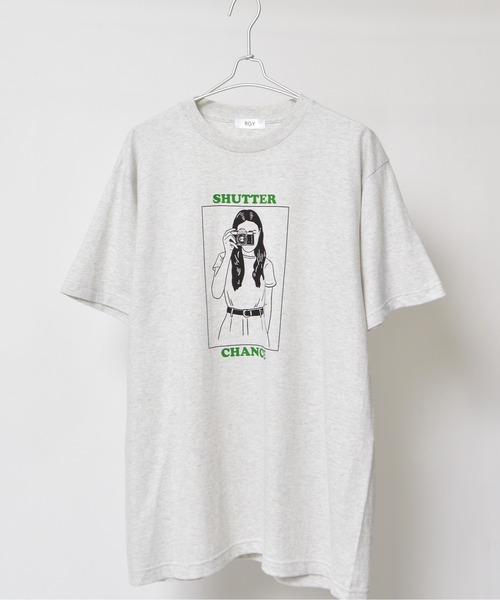 RGY(アールジーワイ)の「【RGY】SHUTTER CHANCE デザインプリントTシャツ(Tシャツ/カットソー・レディース・オートミール/ホワイト・LARGE/MEDIUM)」の5枚目の写真