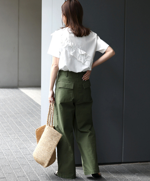JOURNAL STANDARD relume(ジャーナルスタンダード レリューム)の「《追加》アシンメトリーフリルTEE(Tシャツ/カットソー・レディース・ホワイト/ブラック・FREE)」の14枚目の写真