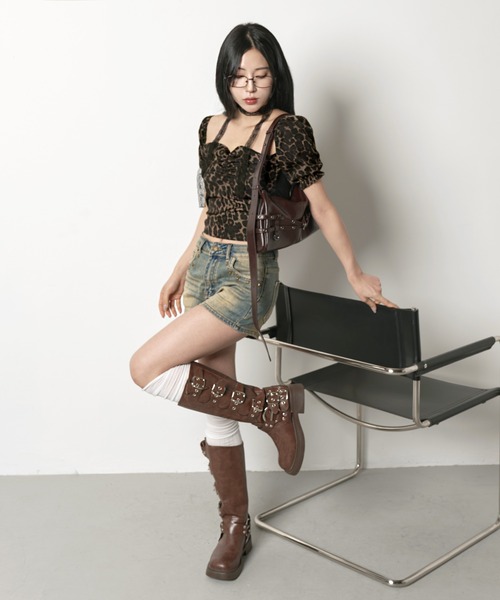 FOLLOWIN（フォロウィン）の「【ベルト部分で長さ変更可能】ダブルベルトショルダーバッグ（ショルダーバッグ・レディース・ブラウン/ピンク/ブラック/スカイブルー・ONE SIZE）」の9枚目の写真