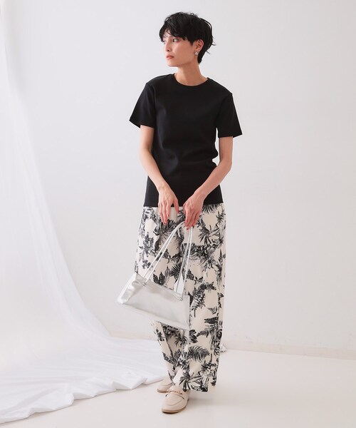 OPAQUE.CLIP（オペークドットクリップ）の「フライスベーシックTシャツ【洗濯機洗い可】（Tシャツ/カットソー・レディース・ネイビー/ホワイト/ブラック/ホワイト系3・42/40/38/36）」の7枚目の写真