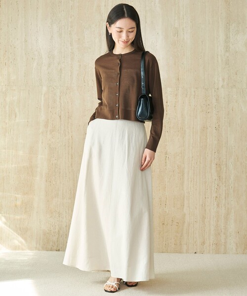 UNFILO(アンフィーロ)の「リネンレーヨン セミフレアスカート(スカート・レディース・ブラック系/ベージュ系/ダークブラウン系/オレンジ系・SMALL/MEDIUM/LARGE/X-SMALL)」の1枚目の写真