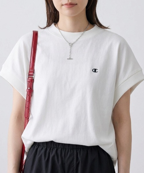 Champion(チャンピオン)の「<champion/UNDOVE>【UVカット/ストレッチ/サマーTシャツ/チャンピオン/カジュアルTシャツ/スポーティ/ゆったり/綿100%/天然素材】ゆったりTシャツ(Tシャツ/カットソー・レディース・チャコール/ホワイト・MEDIUM/X-LARGE/LARGE)」の1枚目の写真