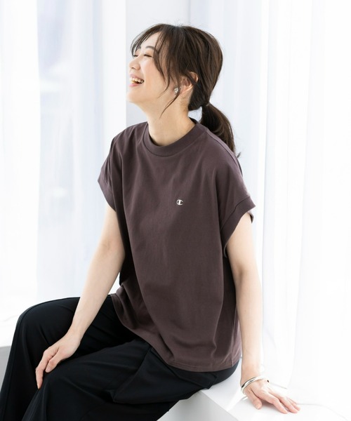 Champion(チャンピオン)の「<champion/UNDOVE>【UVカット/ストレッチ/サマーTシャツ/チャンピオン/カジュアルTシャツ/スポーティ/ゆったり/綿100%/天然素材】ゆったりTシャツ(Tシャツ/カットソー・レディース・チャコール/ホワイト・MEDIUM/X-LARGE/LARGE)」の3枚目の写真