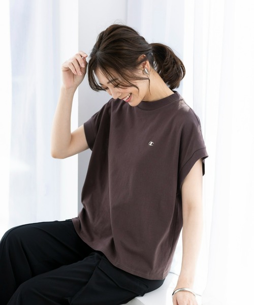 Champion(チャンピオン)の「<champion/UNDOVE>【UVカット/ストレッチ/サマーTシャツ/チャンピオン/カジュアルTシャツ/スポーティ/ゆったり/綿100%/天然素材】ゆったりTシャツ(Tシャツ/カットソー・レディース・チャコール/ホワイト・MEDIUM/X-LARGE/LARGE)」の5枚目の写真