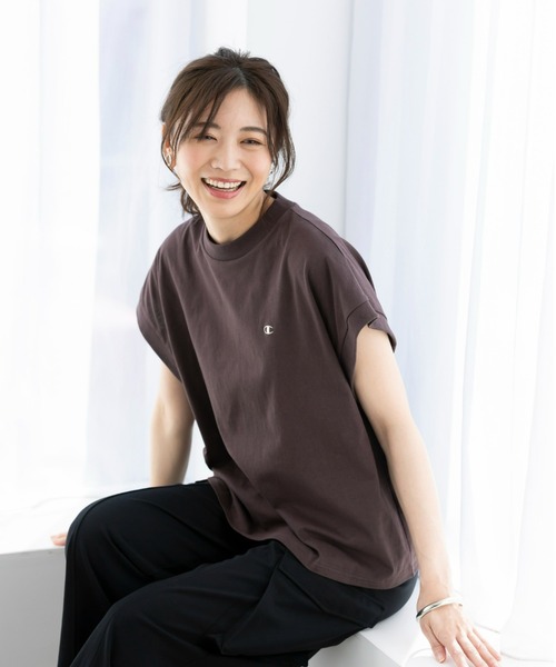 Champion(チャンピオン)の「<champion/UNDOVE>【UVカット/ストレッチ/サマーTシャツ/チャンピオン/カジュアルTシャツ/スポーティ/ゆったり/綿100%/天然素材】ゆったりTシャツ(Tシャツ/カットソー・レディース・チャコール/ホワイト・MEDIUM/X-LARGE/LARGE)」の11枚目の写真