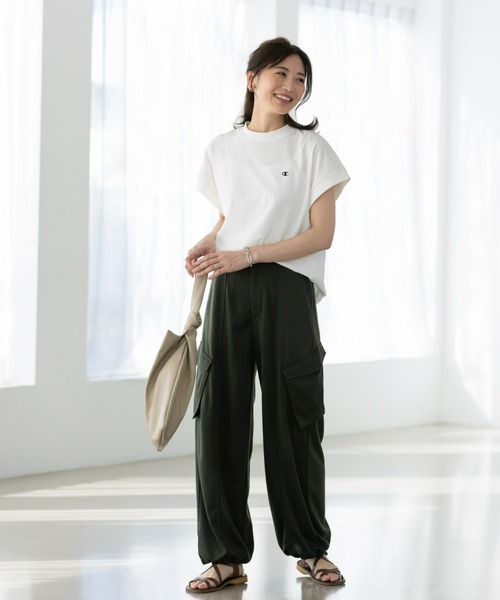 Champion(チャンピオン)の「<champion/UNDOVE>【UVカット/ストレッチ/サマーTシャツ/チャンピオン/カジュアルTシャツ/スポーティ/ゆったり/綿100%/天然素材】ゆったりTシャツ(Tシャツ/カットソー・レディース・チャコール/ホワイト・MEDIUM/X-LARGE/LARGE)」の15枚目の写真