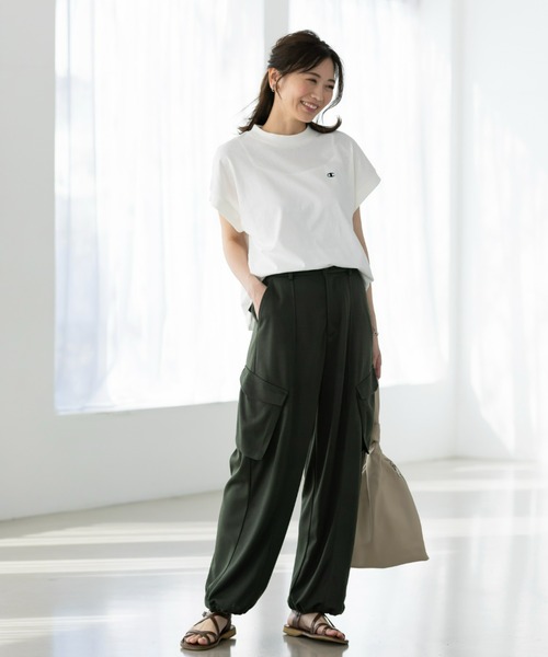 Champion(チャンピオン)の「<champion/UNDOVE>【UVカット/ストレッチ/サマーTシャツ/チャンピオン/カジュアルTシャツ/スポーティ/ゆったり/綿100%/天然素材】ゆったりTシャツ(Tシャツ/カットソー・レディース・チャコール/ホワイト・MEDIUM/X-LARGE/LARGE)」の17枚目の写真