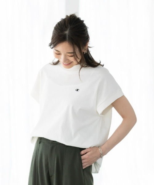 Champion(チャンピオン)の「<champion/UNDOVE>【UVカット/ストレッチ/サマーTシャツ/チャンピオン/カジュアルTシャツ/スポーティ/ゆったり/綿100%/天然素材】ゆったりTシャツ(Tシャツ/カットソー・レディース・チャコール/ホワイト・MEDIUM/X-LARGE/LARGE)」の7枚目の写真