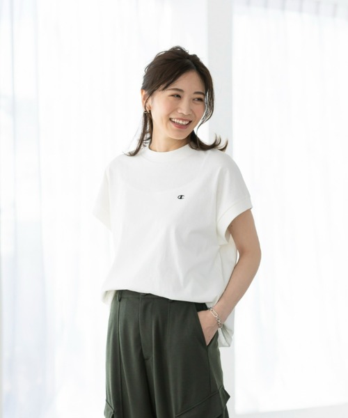 Champion(チャンピオン)の「<champion/UNDOVE>【UVカット/ストレッチ/サマーTシャツ/チャンピオン/カジュアルTシャツ/スポーティ/ゆったり/綿100%/天然素材】ゆったりTシャツ(Tシャツ/カットソー・レディース・チャコール/ホワイト・MEDIUM/X-LARGE/LARGE)」の8枚目の写真