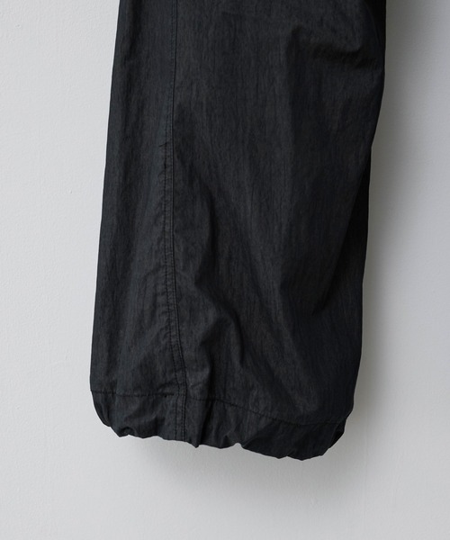 C/N WASHER CURVED FLARE WIDE CARGO（カーゴパンツ）｜WYM