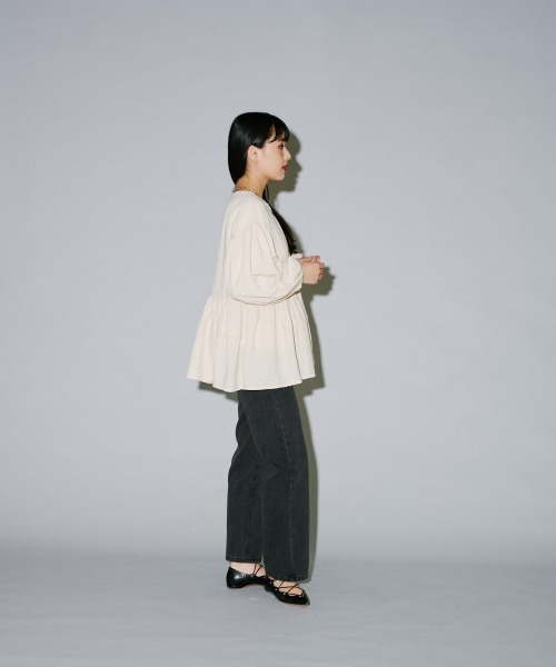 terrace（テラス）の「リネンライクバルーンスリーブぺプラムジャケット（カーディガン/ボレロ・レディース・ベージュ/キナリ/ブラック・MEDIUM）」の15枚目の写真