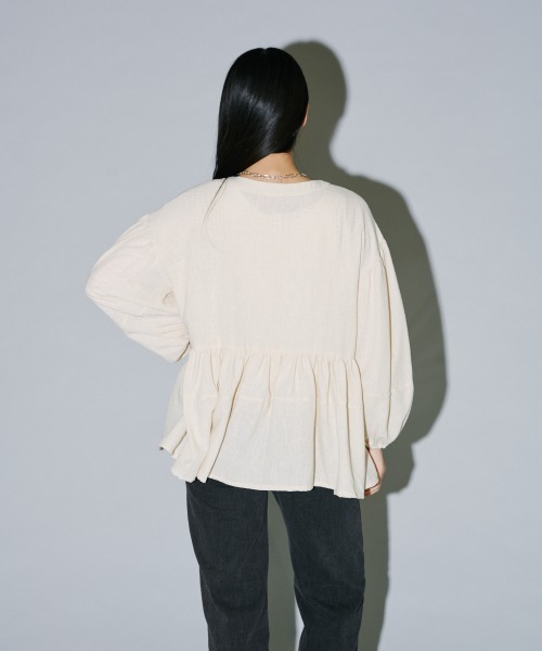 terrace（テラス）の「リネンライクバルーンスリーブぺプラムジャケット（カーディガン/ボレロ・レディース・ベージュ/キナリ/ブラック・MEDIUM）」の11枚目の写真