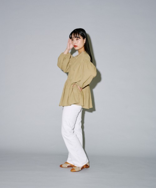 terrace（テラス）の「リネンライクバルーンスリーブぺプラムジャケット（カーディガン/ボレロ・レディース・ベージュ/キナリ/ブラック・MEDIUM）」の21枚目の写真