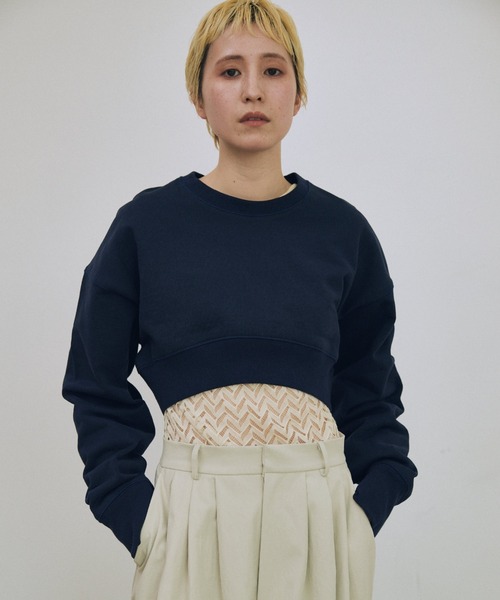 lit（リット）の「Dart Cropped Sweat（スウェット・レディース・チャコールグレー/ライトグレー/ネイビー・FREE）」の3枚目の写真