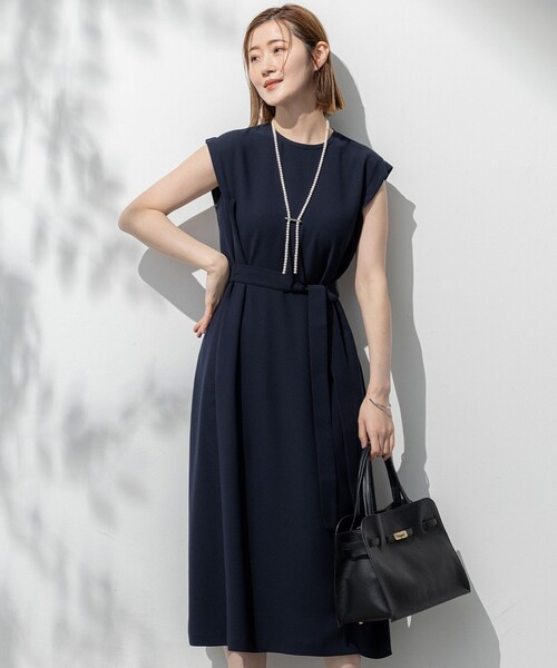 23区 L(ニジュウサンクオオキイサイズ)の「【吸水速乾/UVカット/接触冷感/洗える】ストレッチジョーゼット ワンピース(ワンピース・レディース・ネイビー系/ブラック系/ダークグリーン系・46/44)」の3枚目の写真
