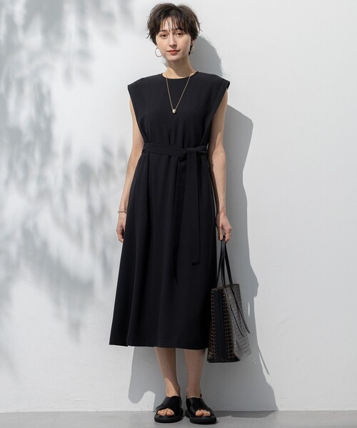 23区 L(ニジュウサンクオオキイサイズ)の「【吸水速乾/UVカット/接触冷感/洗える】ストレッチジョーゼット ワンピース(ワンピース・レディース・ネイビー系/ブラック系/ダークグリーン系・46/44)」の5枚目の写真