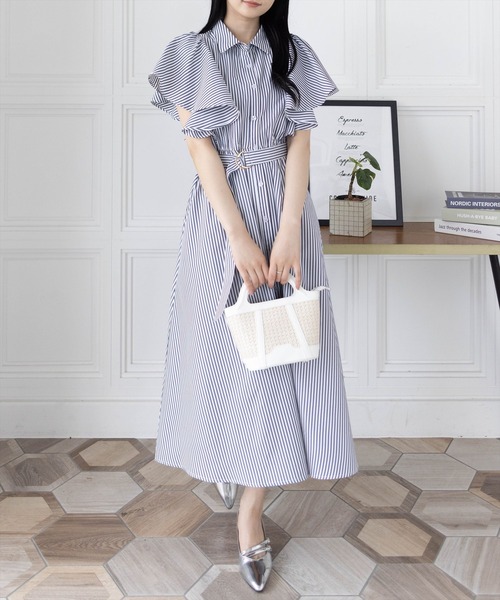 CLEAR BASIC（クリアベーシック）の「【低身長サイズ有】ウエストベルトフリルスリーブワンピース[華奢見え フェミニン]（ワンピース・レディース・ブルー系その他/ネイビー/ブラック/ネイビー系/テラコッタ/カーキ・F/XS）」の6枚目の写真