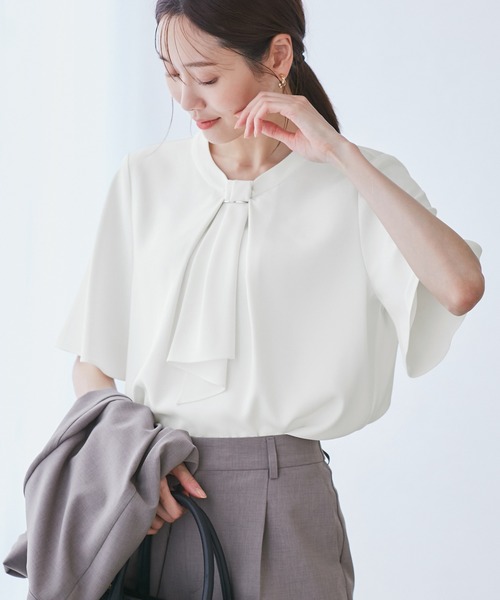 ROPE' PICNIC（ロペピクニック）の「メタルパーツフロントフリルタイブラウス/通勤対応（シャツ/ブラウス・レディース・ホワイト/ピンク/ベージュ/サックスブルー/チャコールグレー・36/38）」の14枚目の写真