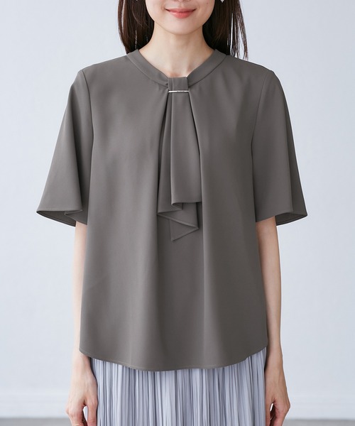 メタルパーツフロントフリルタイブラウス/通勤対応（シャツ/ブラウス