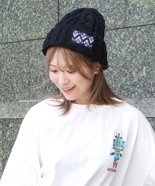 チチカカ（チチカカ）の「ケーブル編みニットキャップ（ニットキャップ/ビーニー・レディース・ブラック/アイボリー/レッド/パープル・FREE）」の6枚目の写真