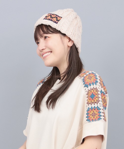 チチカカ（チチカカ）の「ケーブル編みニットキャップ（ニットキャップ/ビーニー・レディース・ブラック/アイボリー/レッド/パープル・FREE）」の8枚目の写真