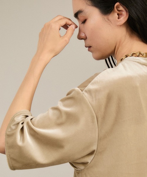 SALON adam et rope'（サロン アダム エ ロペ）の「トリアセベロアボックスTシャツ［セットアップ対応］（Tシャツ/カットソー・レディース・ベージュ/ブラック・FREE）」の10枚目の写真