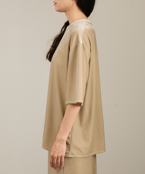 SALON adam et rope'（サロン アダム エ ロペ）の「トリアセベロアボックスTシャツ［セットアップ対応］（Tシャツ/カットソー・レディース・ベージュ/ブラック・FREE）」の13枚目の写真