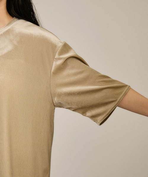 SALON adam et rope'（サロン アダム エ ロペ）の「トリアセベロアボックスTシャツ［セットアップ対応］（Tシャツ/カットソー・レディース・ベージュ/ブラック・FREE）」の16枚目の写真