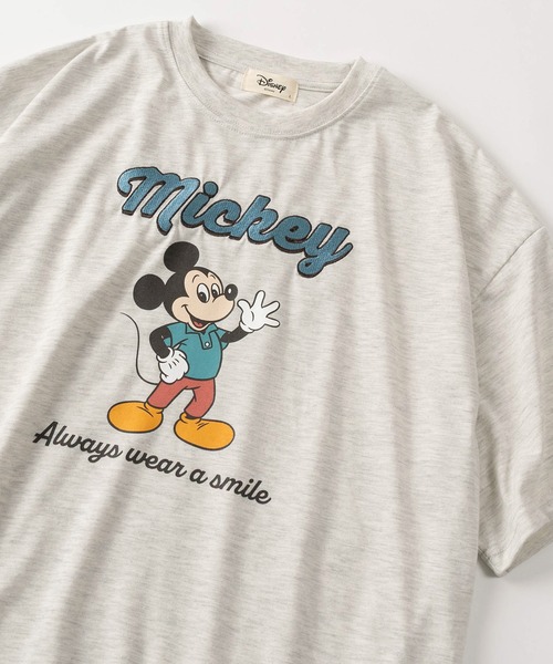 Disney(ディズニー)の「【71】【Disney/ディズニー】キャラクターデザイン ワッペンロゴ/フェイスワンポイント刺繍/フロントプリント クルーネックTシャツ/半袖Tシャツ/コンパクトTシャツ(Tシャツ/カットソー・レディース・ライトグレー/アッシュグレー/ピンク/エメラルド/レッド/グリーン系/パープル/オフホワイト/クリーム/ライトイエロー/ライトブルー/サックスブルー・M/L)」の3枚目の写真
