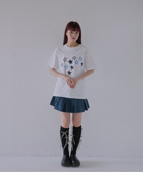 Uenui（ウニュイ）の「【 cunii 】 ステッチスター刺繍Tシャツ（Tシャツ/カットソー・レディース・ホワイト・FREE）」の2枚目の写真