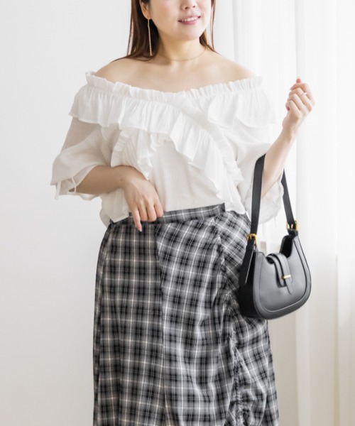 CLETTE(クレット)の「クロスフリル2WAYブラウス(シャツ/ブラウス・レディース・ブラック/イエロー/ホワイト・4L/3L/LL)」の4枚目の写真