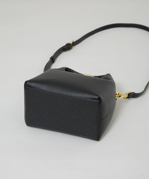 NANO universe（ナノユニバース）の「SINBONO/Vivienne Small クロスボディバッグ（ショルダーバッグ・レディース・ブラック/グレー・FREE）」の5枚目の写真