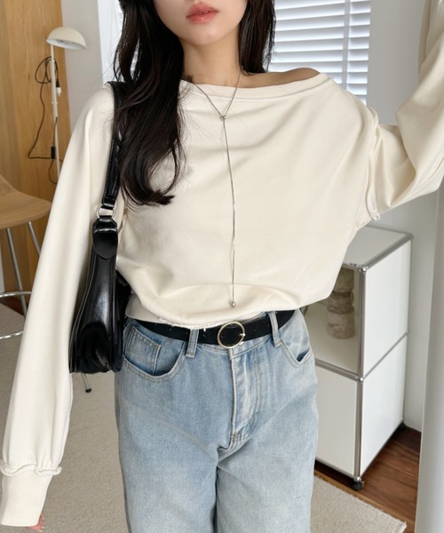 TREOVER(トレオーバー)の「【ワンショルでも着れて抜け感UP】アウトシームオフショルスウェットプルオーバー(Tシャツ/カットソー・レディース・チャコール/杢グレー/アイボリー・FREE)」の4枚目の写真