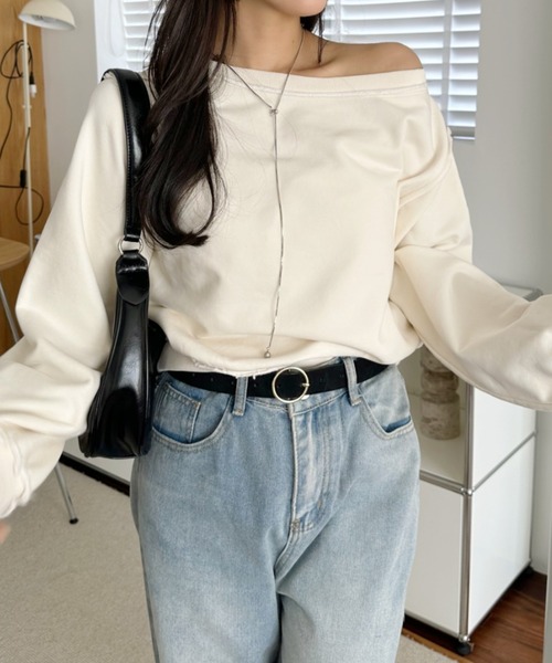 TREOVER(トレオーバー)の「【ワンショルでも着れて抜け感UP】アウトシームオフショルスウェットプルオーバー(Tシャツ/カットソー・レディース・チャコール/杢グレー/アイボリー・FREE)」の5枚目の写真