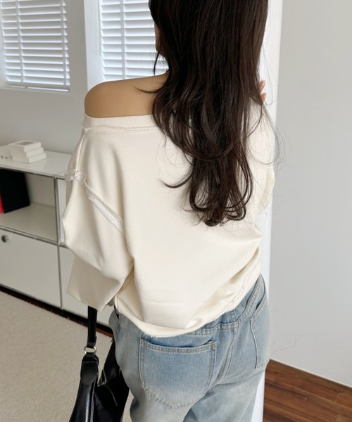 TREOVER(トレオーバー)の「【ワンショルでも着れて抜け感UP】アウトシームオフショルスウェットプルオーバー(Tシャツ/カットソー・レディース・チャコール/杢グレー/アイボリー・FREE)」の8枚目の写真