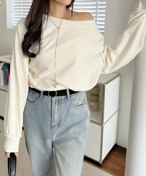 TREOVER(トレオーバー)の「【ワンショルでも着れて抜け感UP】アウトシームオフショルスウェットプルオーバー(Tシャツ/カットソー・レディース・チャコール/杢グレー/アイボリー・FREE)」の9枚目の写真