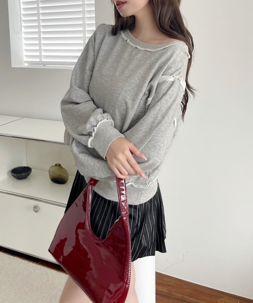 TREOVER(トレオーバー)の「【ワンショルでも着れて抜け感UP】アウトシームオフショルスウェットプルオーバー(Tシャツ/カットソー・レディース・チャコール/杢グレー/アイボリー・FREE)」の12枚目の写真