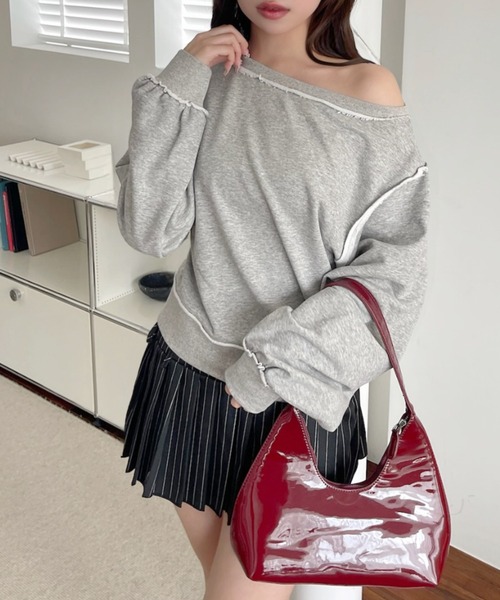TREOVER(トレオーバー)の「【ワンショルでも着れて抜け感UP】アウトシームオフショルスウェットプルオーバー(Tシャツ/カットソー・レディース・チャコール/杢グレー/アイボリー・FREE)」の16枚目の写真