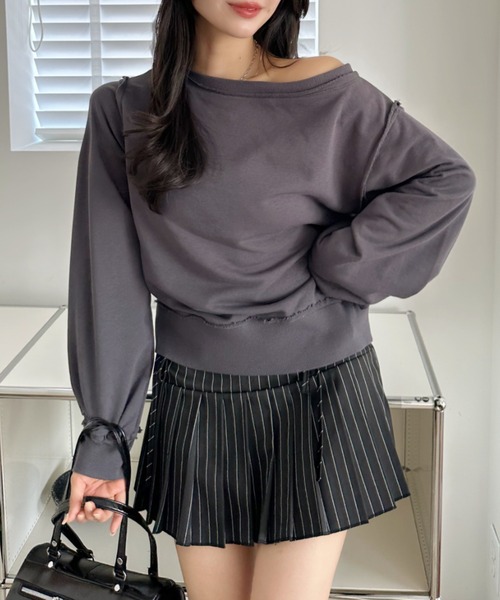 TREOVER(トレオーバー)の「【ワンショルでも着れて抜け感UP】アウトシームオフショルスウェットプルオーバー(Tシャツ/カットソー・レディース・チャコール/杢グレー/アイボリー・FREE)」の19枚目の写真