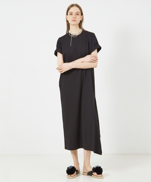 DESIGNWORKS(デザインワークス)の「サイドスリット半袖ワンピース(ワンピース・レディース・チャコールグレー/サーモンピンク・38)」の6枚目の写真