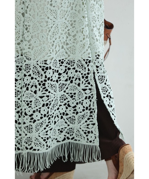 爽やかなペールカラーレースの裾フリンジロングワンピース（紐ベルト
