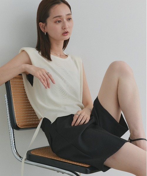 ad thie(アドティエ)の「ショート丈 リボン ノースリーブニット(ニット/セーター・レディース・ダークブラウン/オフホワイト/アイボリー/ブラック/ベージュ/レッド・FREE)」の17枚目の写真